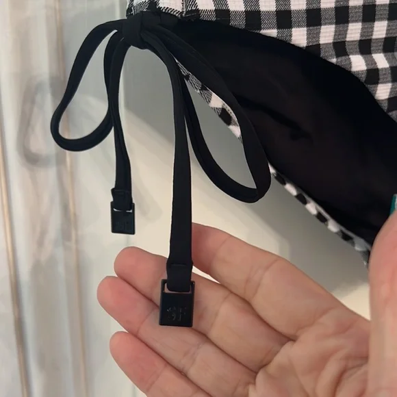 Seafolly two piece swim suit size 4(aus 8), both new but the bottom has tags - Picture 7 of 9